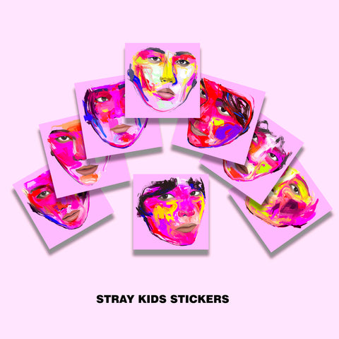 STRAY KIDS.